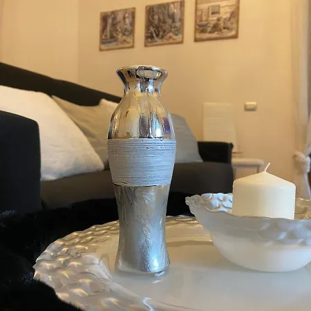 Bianca Villa Tertenìa